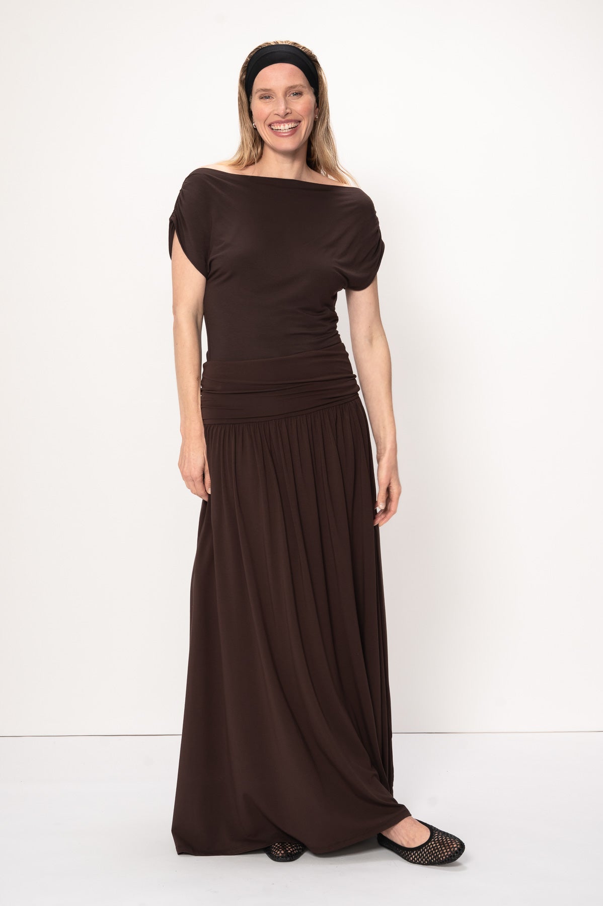 VIVEH Ruta top in Black – styled view