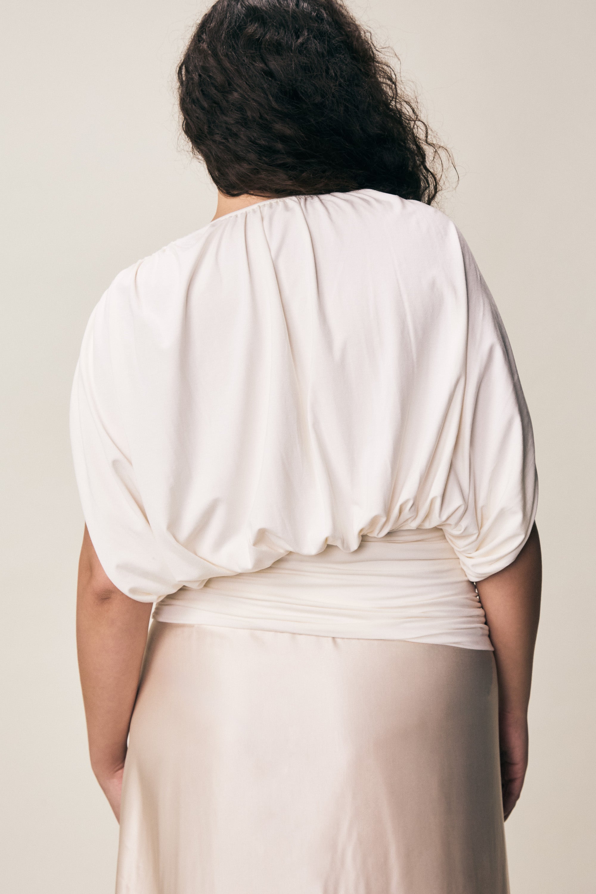 VIVEH Conus top in Coconut Milk – side view