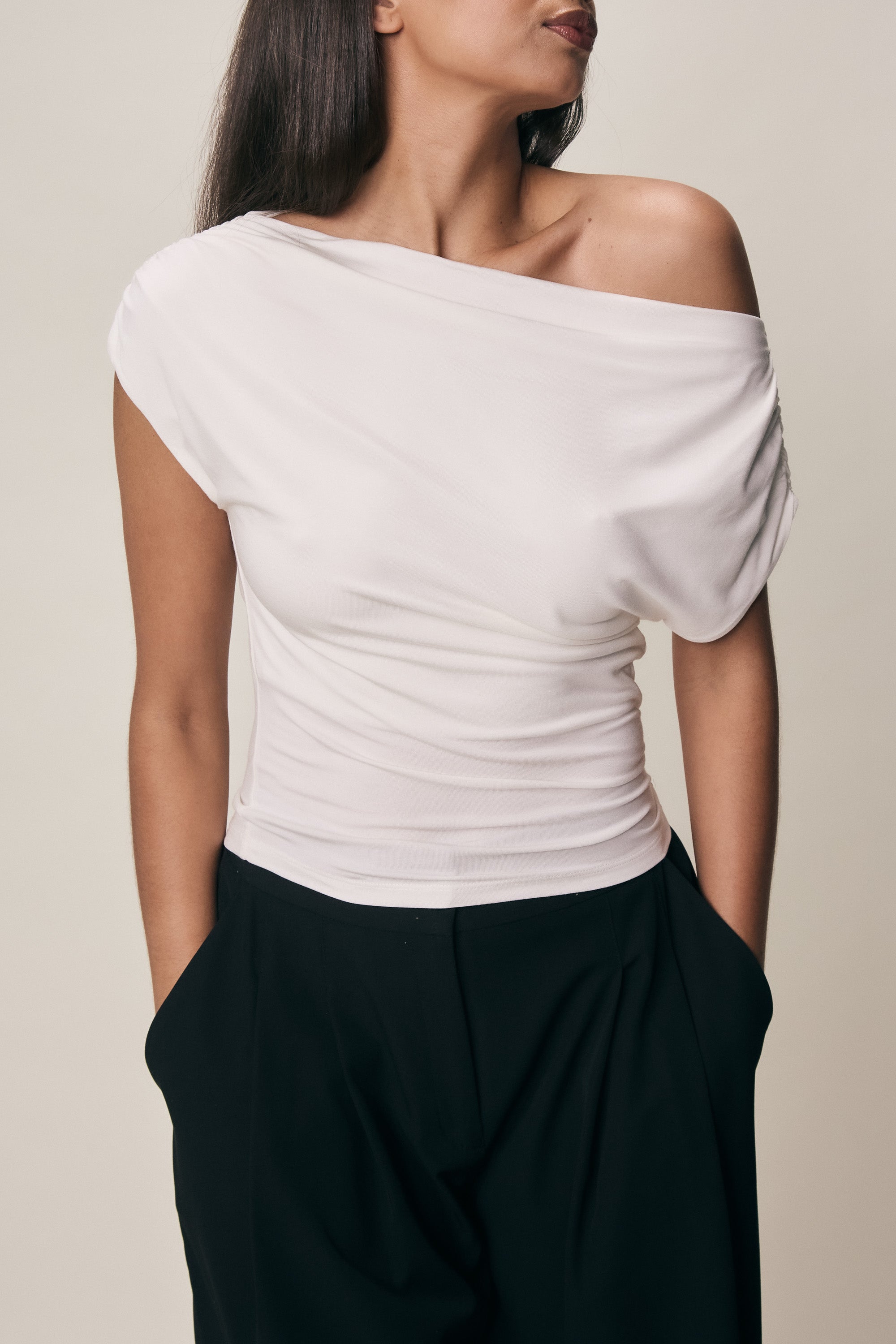 VIVEH Ruta top in Black – sleeveless wide neck top – front view